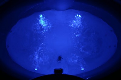 Foto Wanne mit Farblicht Blau